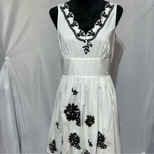 BOGO Ann Taylor LOFT V-Neck White With Black Embroidery Sleeveless Dress Size 8